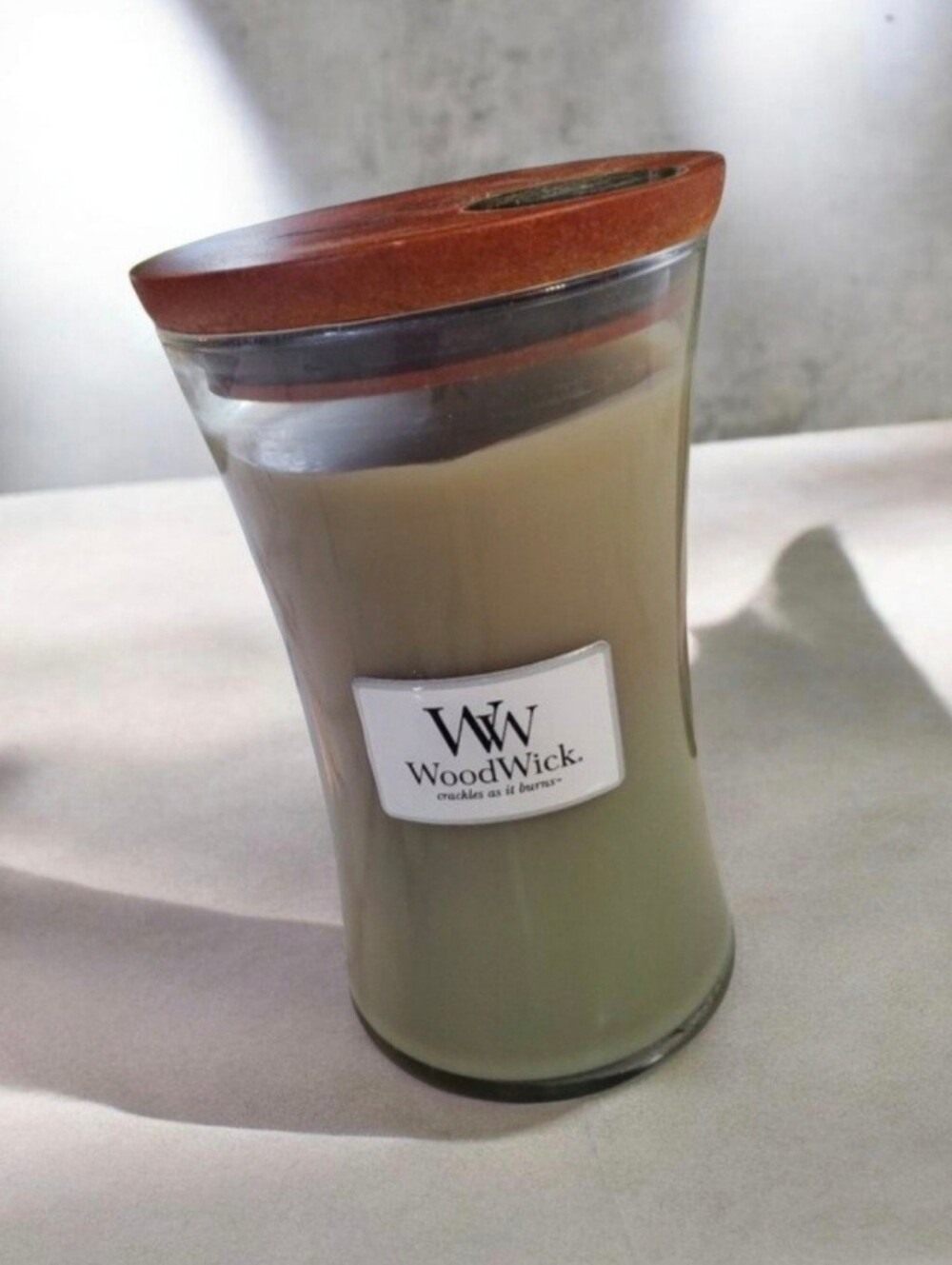 Wood Wick Candle with Lid  21.5 oz in Fireside Scent